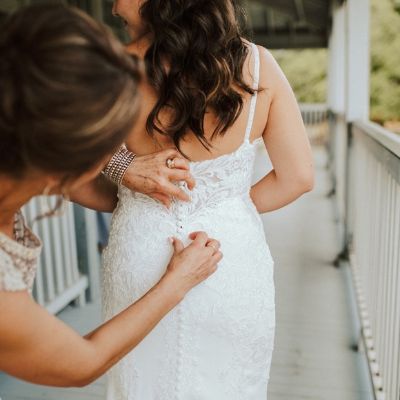 Martina Liana Wedding Dress - Picture 6 of 6